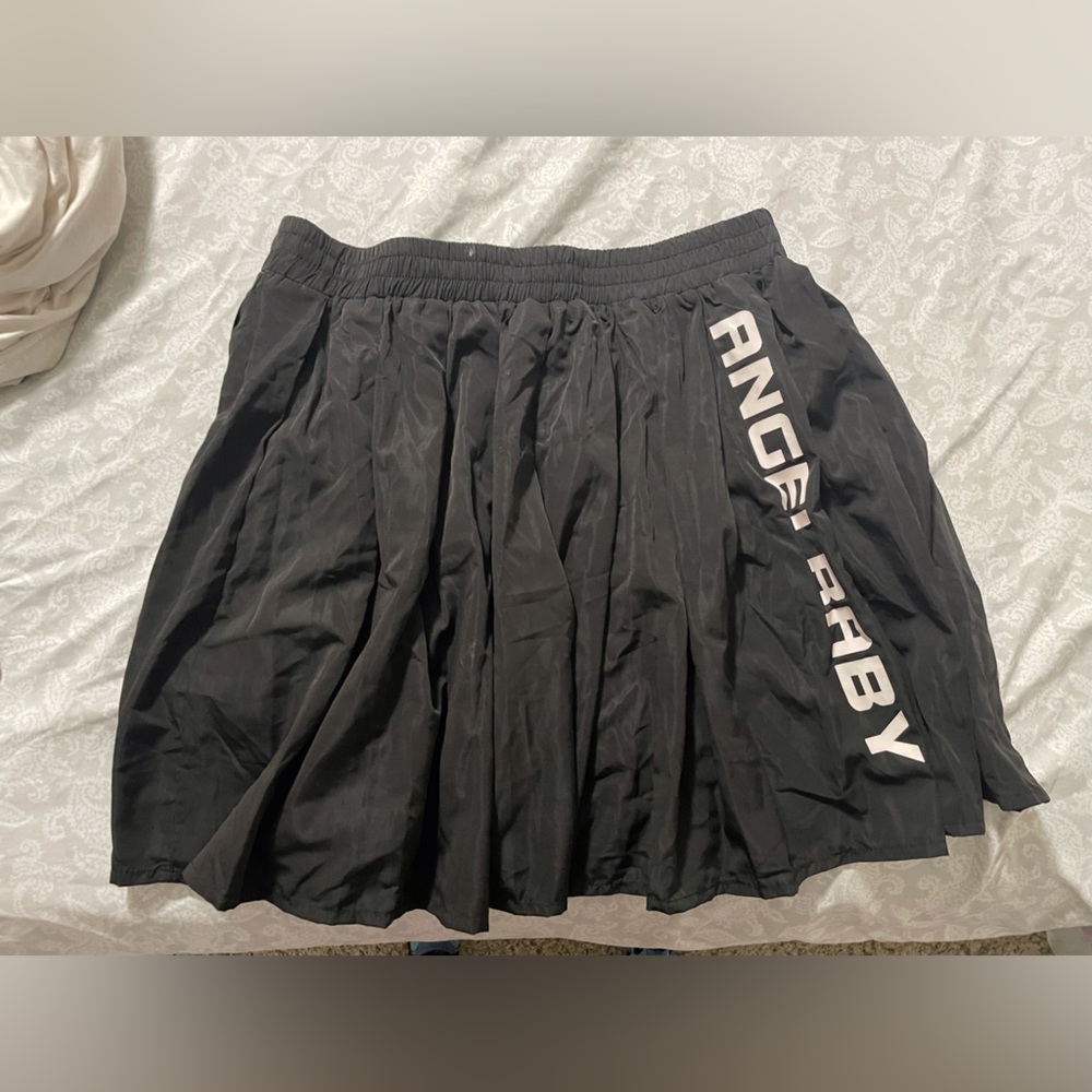 Black skirt curvy
